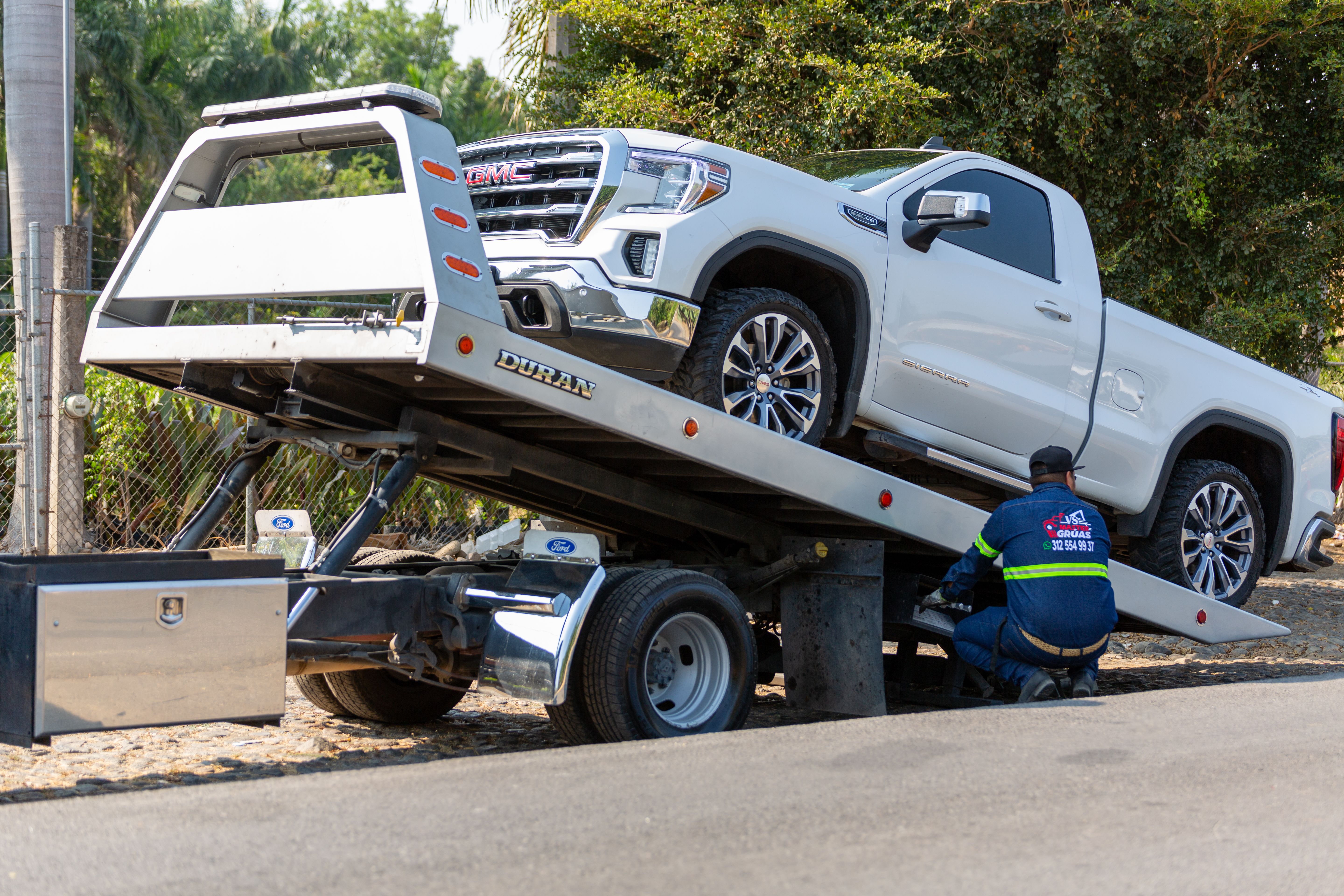 Professional towing assistance